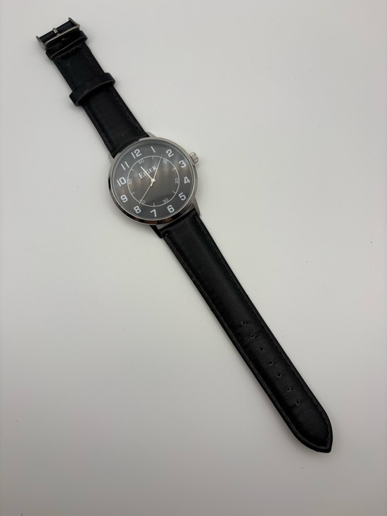 Eiger Other - Eiger Classic Black Leather Strap‎ Watch with Black Dial New Battery Works!